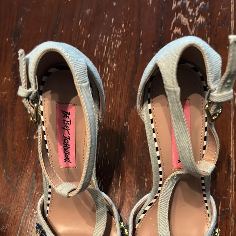 Betsey Johnson Red and Gray Heels with Floral Embellishments - Picture 5 of 7